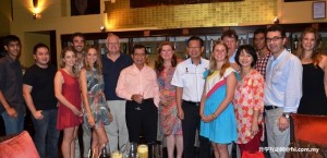 (From 6th left) Prof Mienczakowski, Datuk Patinggi Tan Sri Dr Chan, Datuk Lee and Prof Kerr (5th right) with the Curtin Bentley students and staff of Australian High Commission at the cocktail reception – photo courtesy of Cecilia Seman, The Borneo Post.